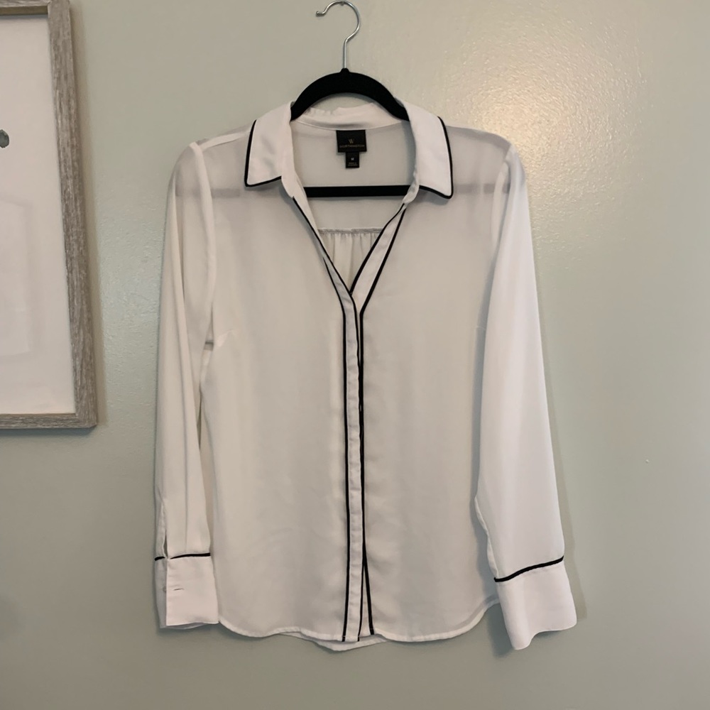 BLACK AND WHITE WORTHINGTON BLOUSE SZ MED